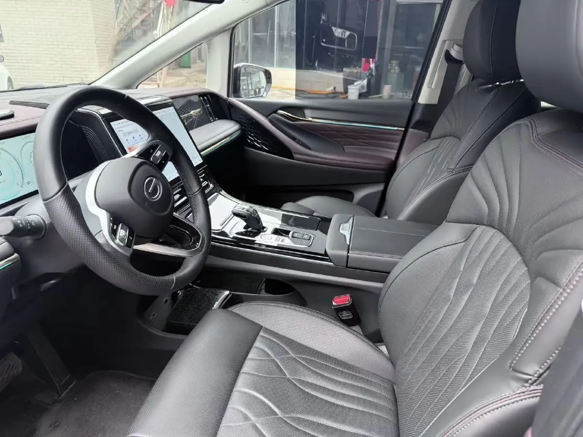 2024 GAC Trumpchi M8 2.0T 252HP L4 8AT,autocango,china used car exporter,china ev exporter,chinese used car exporter,chinese used ev exporter