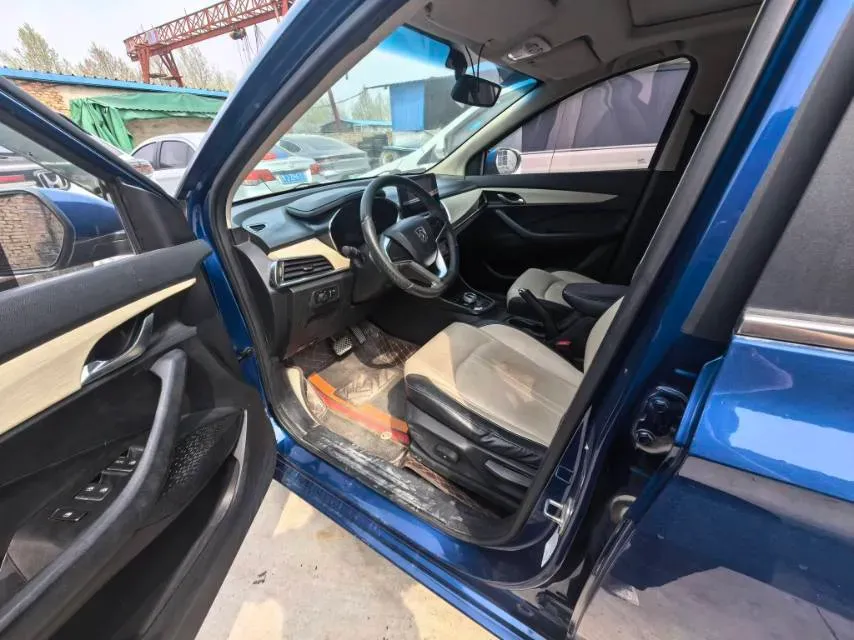 2018 BaoJun 530 1.5T 150HP L4 6MT,autocango,china used car exporter,china ev exporter,chinese used car exporter,chinese used ev exporter