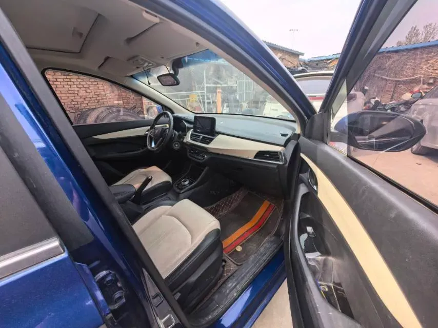 2018 BaoJun 530 1.5T 150HP L4 6MT,autocango,china used car exporter,china ev exporter,chinese used car exporter,chinese used ev exporter