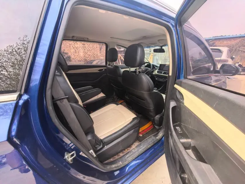 2018 BaoJun 530 1.5T 150HP L4 6MT,autocango,china used car exporter,china ev exporter,chinese used car exporter,chinese used ev exporter