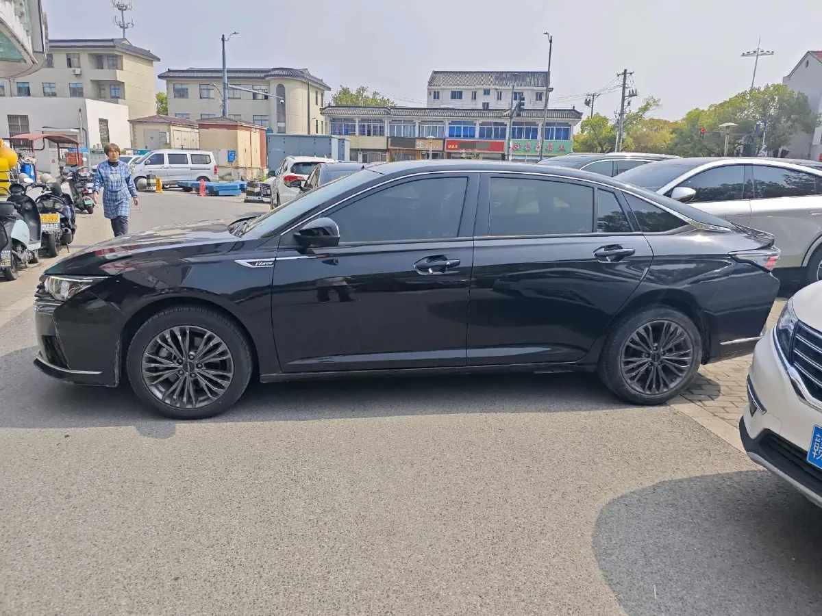 2023 DongFeng Aeolus YiXuan MAX 1.5T 190HP L4 7DCT,autocango,china used car exporter,china ev exporter,chinese used car exporter,chinese used ev exporter