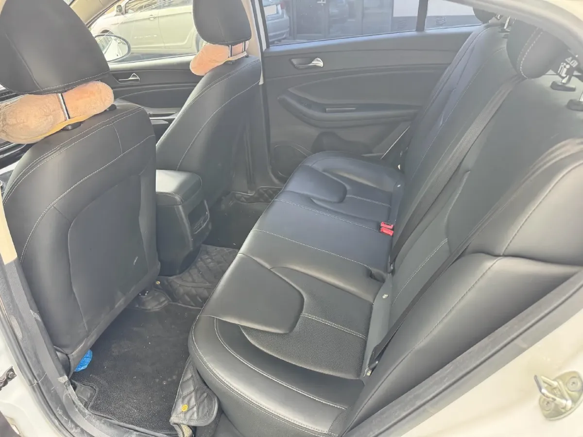 2021 Chery Arrizo 5 1.5L 116HP L4 5MT,autocango,china used car exporter,china ev exporter,chinese used car exporter,chinese used ev exporter