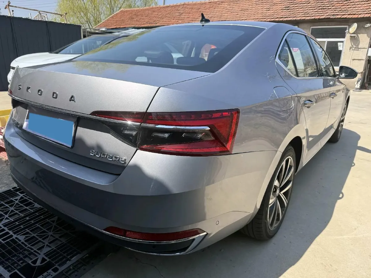 2022 Skoda Superb 1.4T 150HP L4 7DCT,autocango,china used car exporter,china ev exporter,chinese used car exporter,chinese used ev exporter