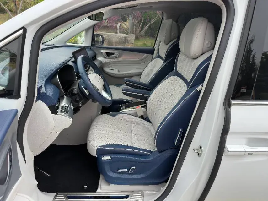 2021 Roewe iMAX8 2.0T 234HP L4 8AT,autocango,china used car exporter,china ev exporter,chinese used car exporter,chinese used ev exporter