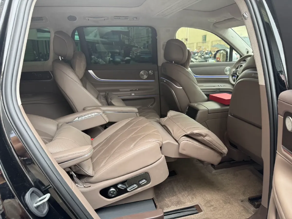 2025 AITO AITO M9 REEV 160HP REEV 52KWH,autocango,china used car exporter,china ev exporter,chinese used car exporter,chinese used ev exporter