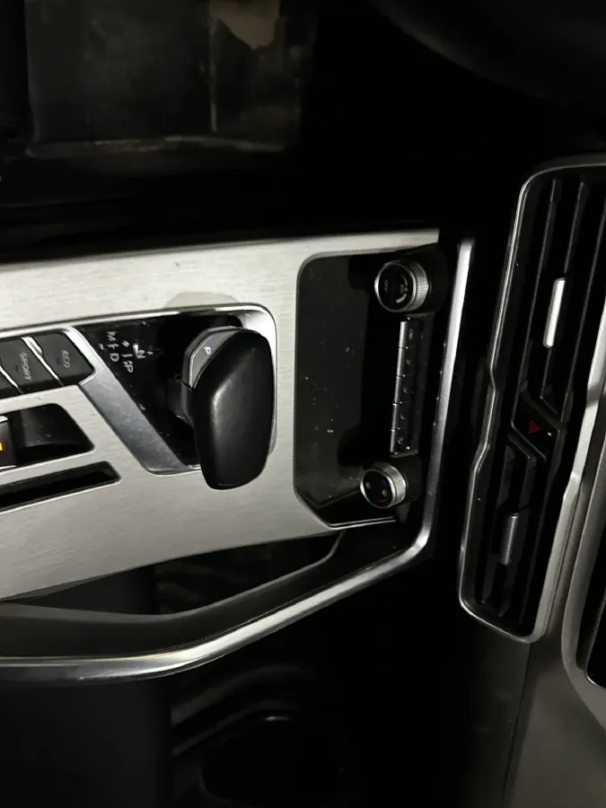 2020 Geely Coolray 1.4T 141HP L4 6DCT,autocango,china used car exporter,china ev exporter,chinese used car exporter,chinese used ev exporter