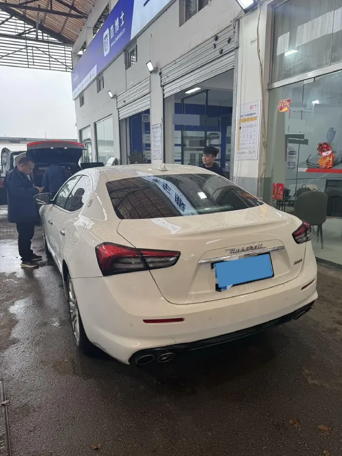 2021 Maserati Ghibli 2.0T 330HP L4 8AT,autocango,china used car exporter,china ev exporter,chinese used car exporter,chinese used ev exporter
