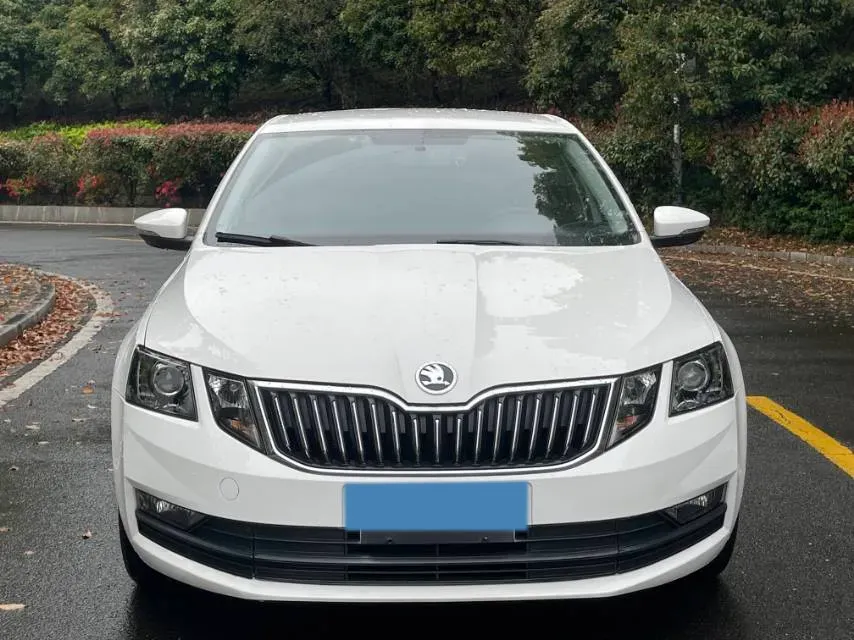 2020 Skoda Octavia 1.2T 116HP L4 7DCT,autocango,china used car exporter,china ev exporter,chinese used car exporter,chinese used ev exporter