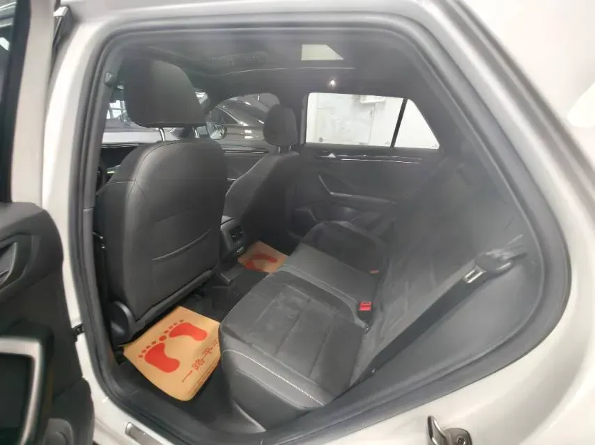 2021 Volkswagen T-Roc 1.4T 150HP L4 7DCT,autocango,china used car exporter,china ev exporter,chinese used car exporter,chinese used ev exporter