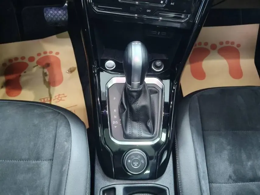 2021 Volkswagen T-Roc 1.4T 150HP L4 7DCT,autocango,china used car exporter,china ev exporter,chinese used car exporter,chinese used ev exporter