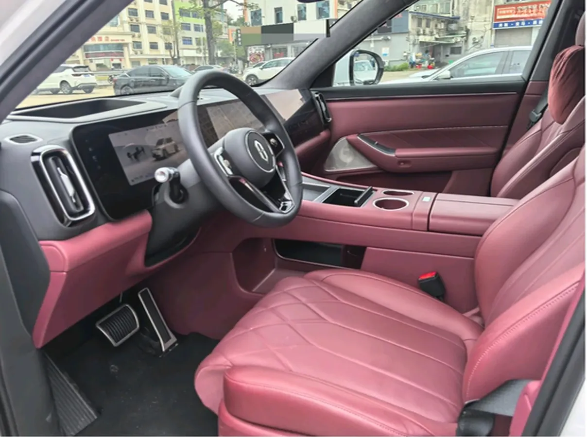 2025 AITO AITO M8 REEV 160HP REEV 53.4KWH,autocango,china used car exporter,china ev exporter,chinese used car exporter,chinese used ev exporter