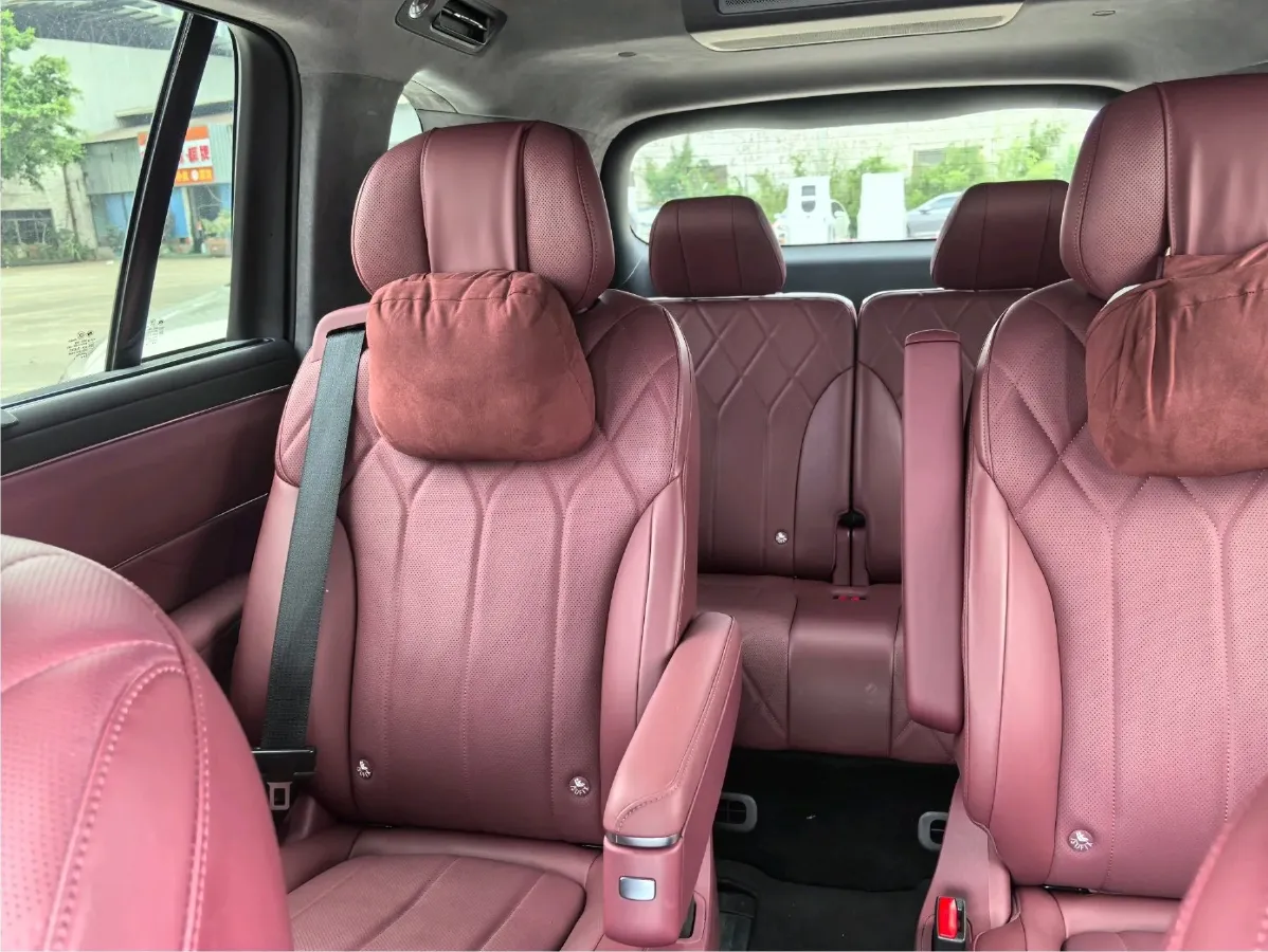 2025 AITO AITO M8 REEV 160HP REEV 53.4KWH,autocango,china used car exporter,china ev exporter,chinese used car exporter,chinese used ev exporter