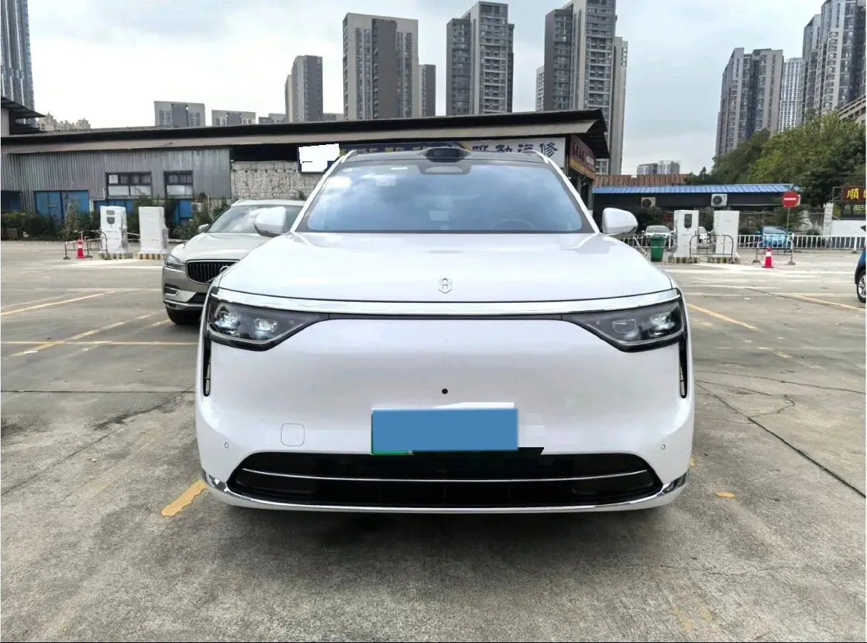 2025 AITO AITO M8 REEV 160HP REEV 53.4KWH,autocango,china used car exporter,china ev exporter,chinese used car exporter,chinese used ev exporter