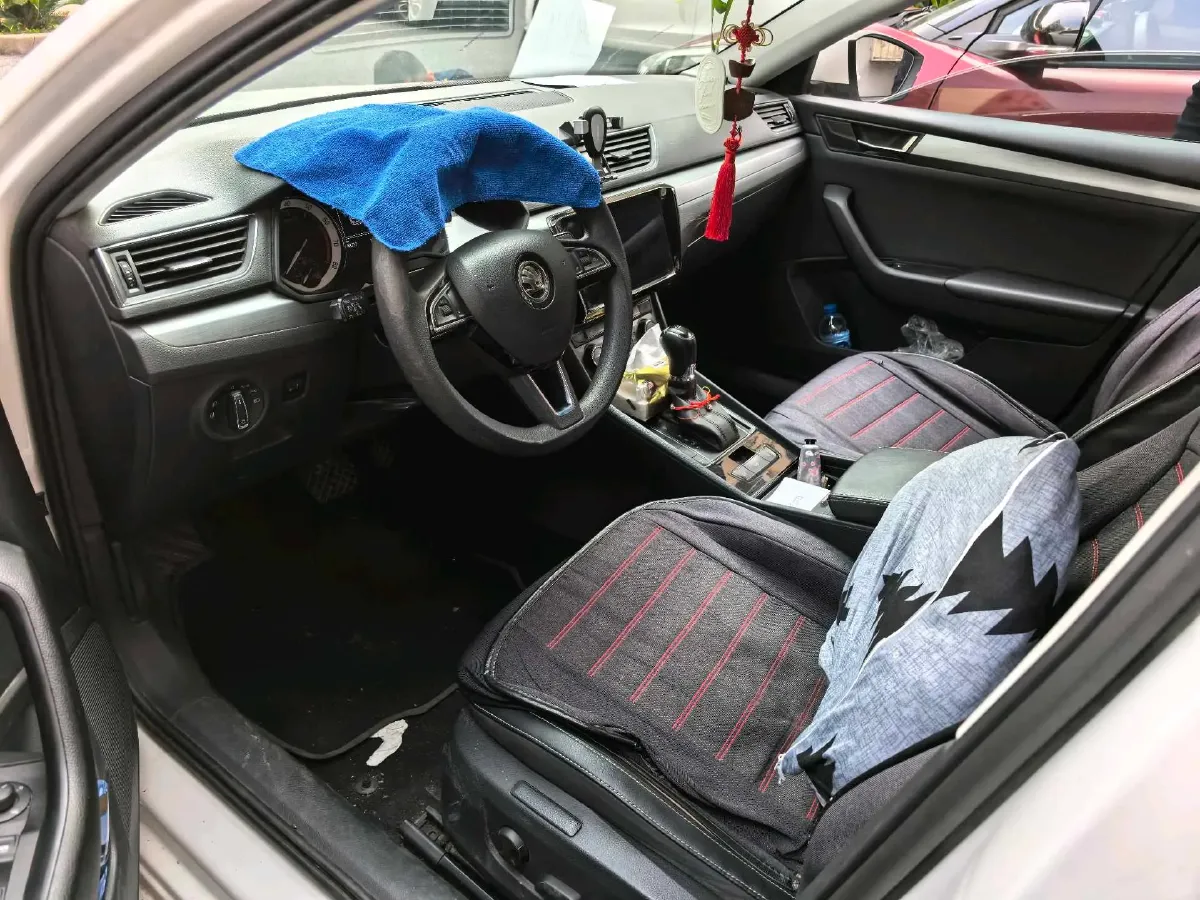 2018 Skoda Superb 1.8T 180HP L4 7DCT,autocango,china used car exporter,china ev exporter,chinese used car exporter,chinese used ev exporter