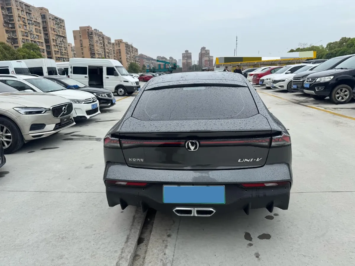 2024 ChangAn UNI-V iDD 1.5L 110HP L4 E-CVT PHEV 18.99KWH,autocango,china used car exporter,china ev exporter,chinese used car exporter,chinese used ev exporter