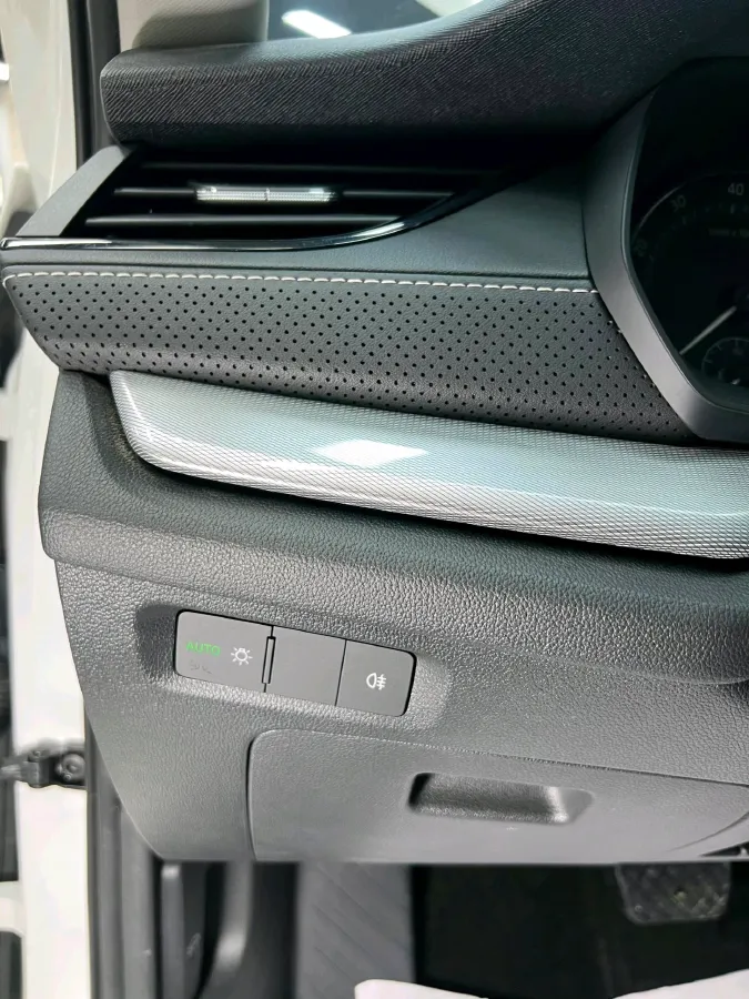 2021 Skoda Octavia 1.4T 150HP L4 7DCT,autocango,china used car exporter,china ev exporter,chinese used car exporter,chinese used ev exporter