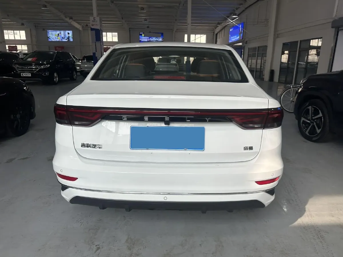 2025 Geely Emgrand 1.5L 127HP L4 CVT,autocango,china used car exporter,china ev exporter,chinese used car exporter,chinese used ev exporter