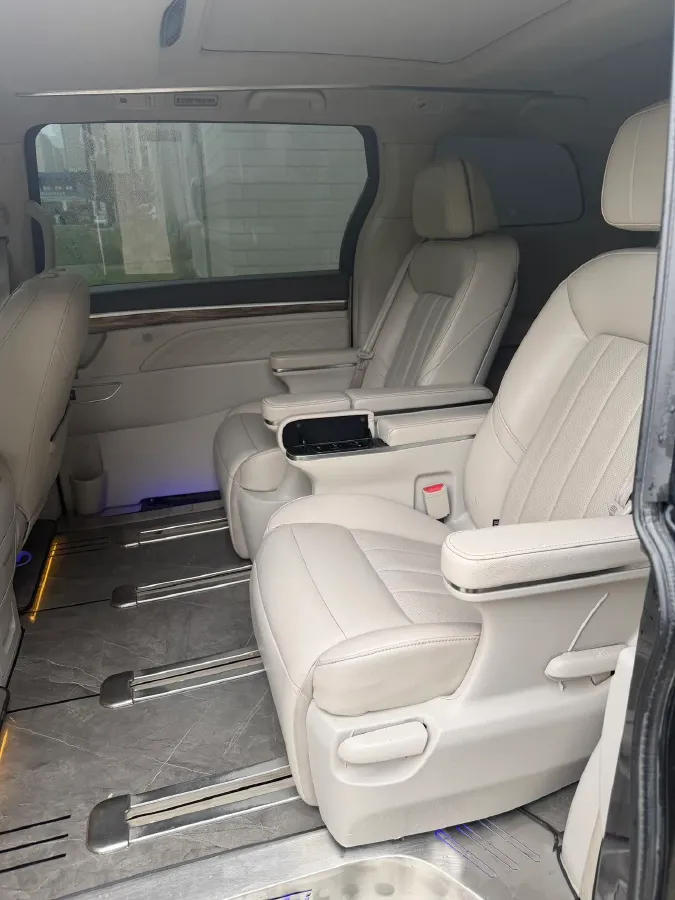 2021 GAC Trumpchi M8 2.0T 252HP L4 8AT,autocango,china used car exporter,china ev exporter,chinese used car exporter,chinese used ev exporter