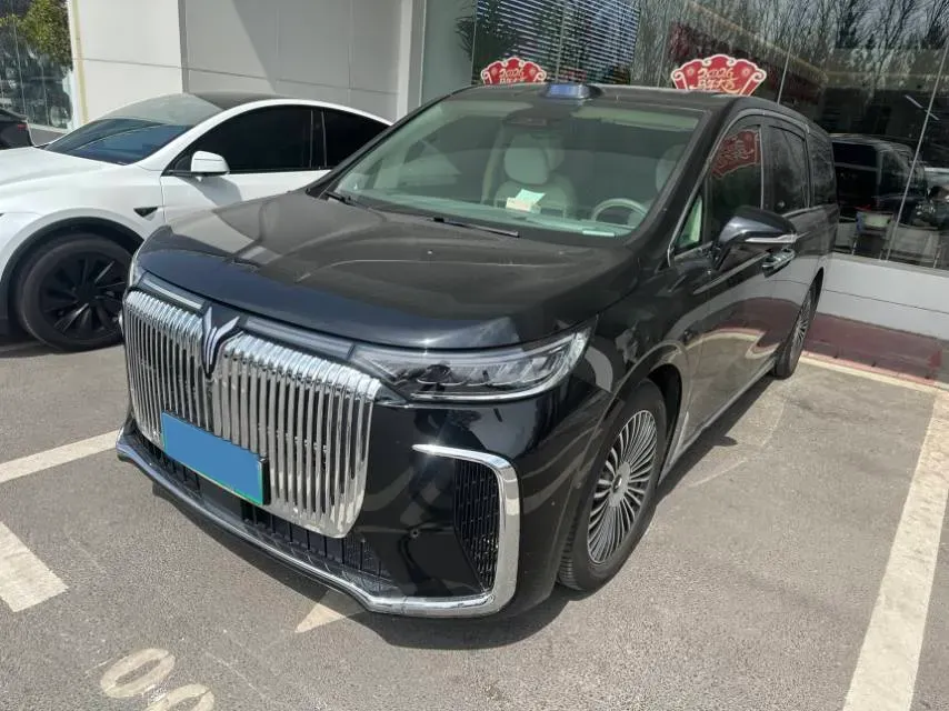 2025 Voyah Dream 1.5T 150HP L4 PHEV 41.7KWH,autocango,china used car exporter,china ev exporter,chinese used car exporter,chinese used ev exporter