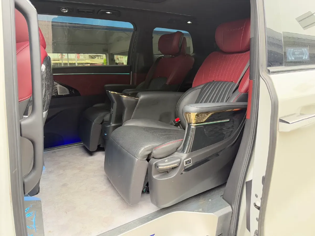 2023 GAC Trumpchi M8 2.0T 252HP L4 8AT,autocango,china used car exporter,china ev exporter,chinese used car exporter,chinese used ev exporter