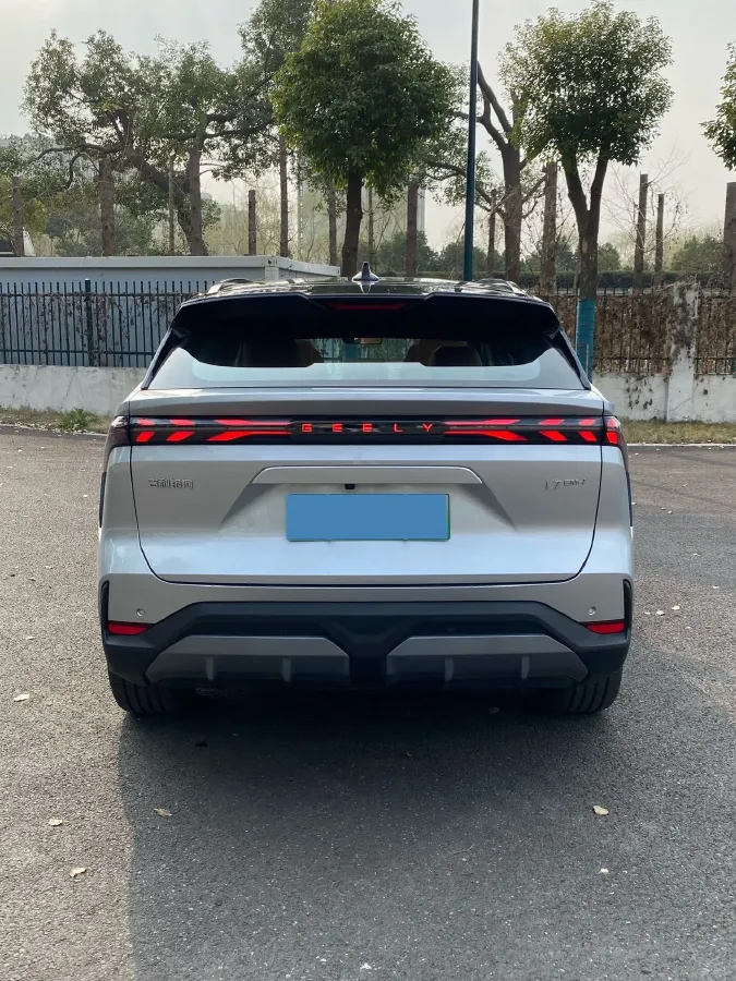 2025 Geely Galaxy L7 1.5L 112HP L4 1DHT PHEV 18.4KWH,autocango,china used car exporter,china ev exporter,chinese used car exporter,chinese used ev exporter