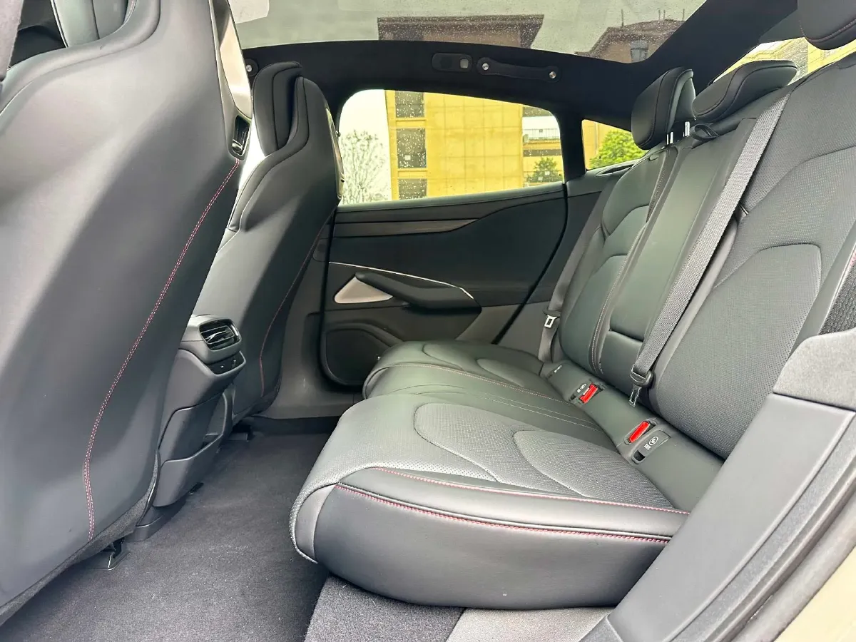 2024 MI SU7 BEV 101KWH,autocango,china used car exporter,china ev exporter,chinese used car exporter,chinese used ev exporter