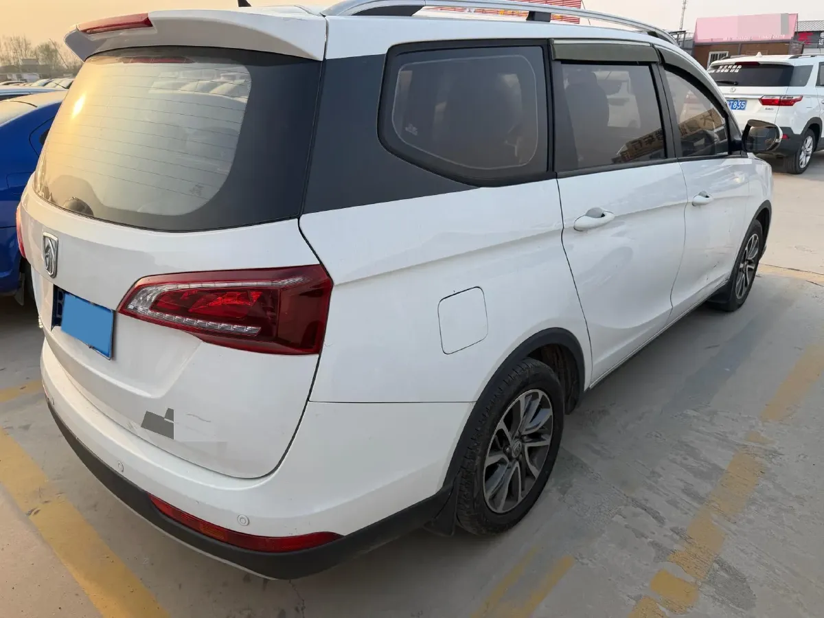 2019 BaoJun 730 1.5L 112HP L4 6MT,autocango,china used car exporter,china ev exporter,chinese used car exporter,chinese used ev exporter