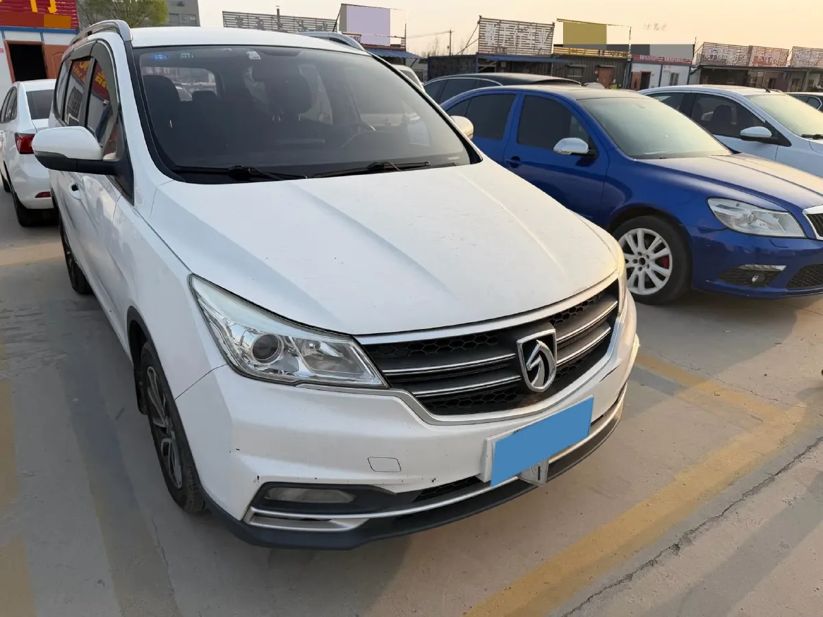 2019 BaoJun 730 1.5L 112HP L4 6MT,autocango,china used car exporter,china ev exporter,chinese used car exporter,chinese used ev exporter