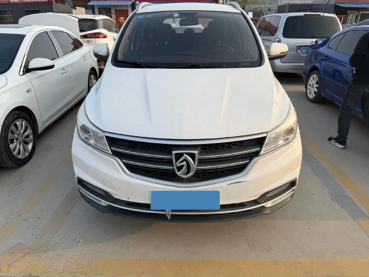 2019 BaoJun 730 1.5L 112HP L4 6MT,autocango,china used car exporter,china ev exporter,chinese used car exporter,chinese used ev exporter