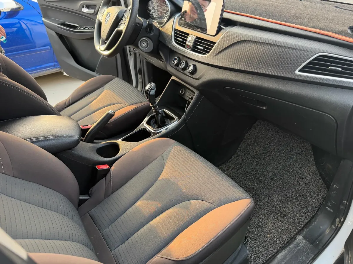 2019 BaoJun 730 1.5L 112HP L4 6MT,autocango,china used car exporter,china ev exporter,chinese used car exporter,chinese used ev exporter