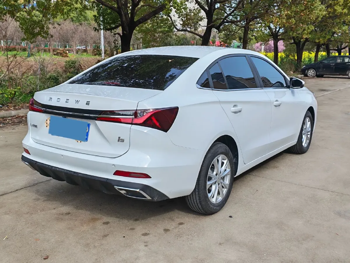 2023 Roewe i5 1.5L 129HP L4 CVT,autocango,china used car exporter,china ev exporter,chinese used car exporter,chinese used ev exporter