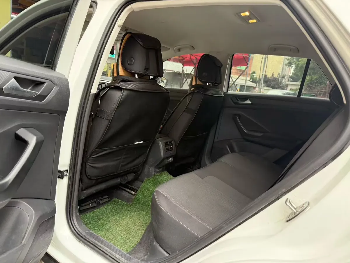 2019 Volkswagen T-Roc 1.4T 131HP L4 7DCT,autocango,china used car exporter,china ev exporter,chinese used car exporter,chinese used ev exporter