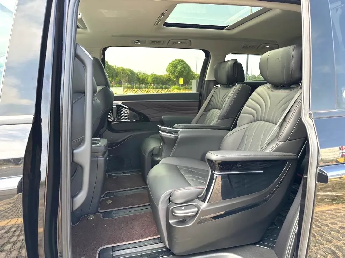 2024 GAC Trumpchi M8 2.0T 252HP L4 8AT,autocango,china used car exporter,china ev exporter,chinese used car exporter,chinese used ev exporter