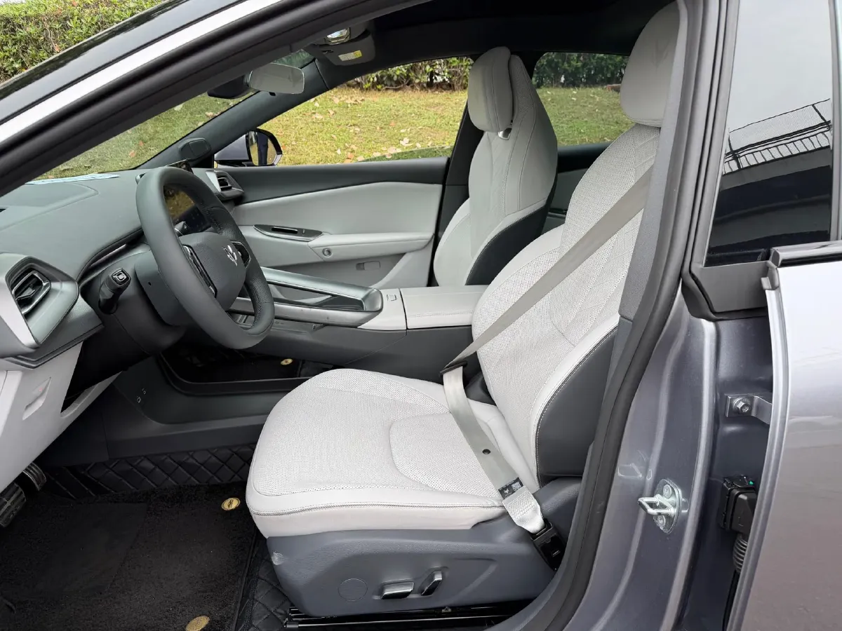 2024 ARCFOX αT5 BEV 79.2KWH,autocango,china used car exporter,china ev exporter,chinese used car exporter,chinese used ev exporter