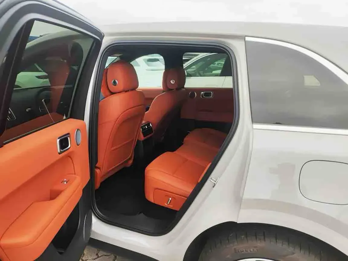 2025 Li L6 Range Extended 154HP L4 REEV,autocango,china used car exporter,china ev exporter,chinese used car exporter,chinese used ev exporter