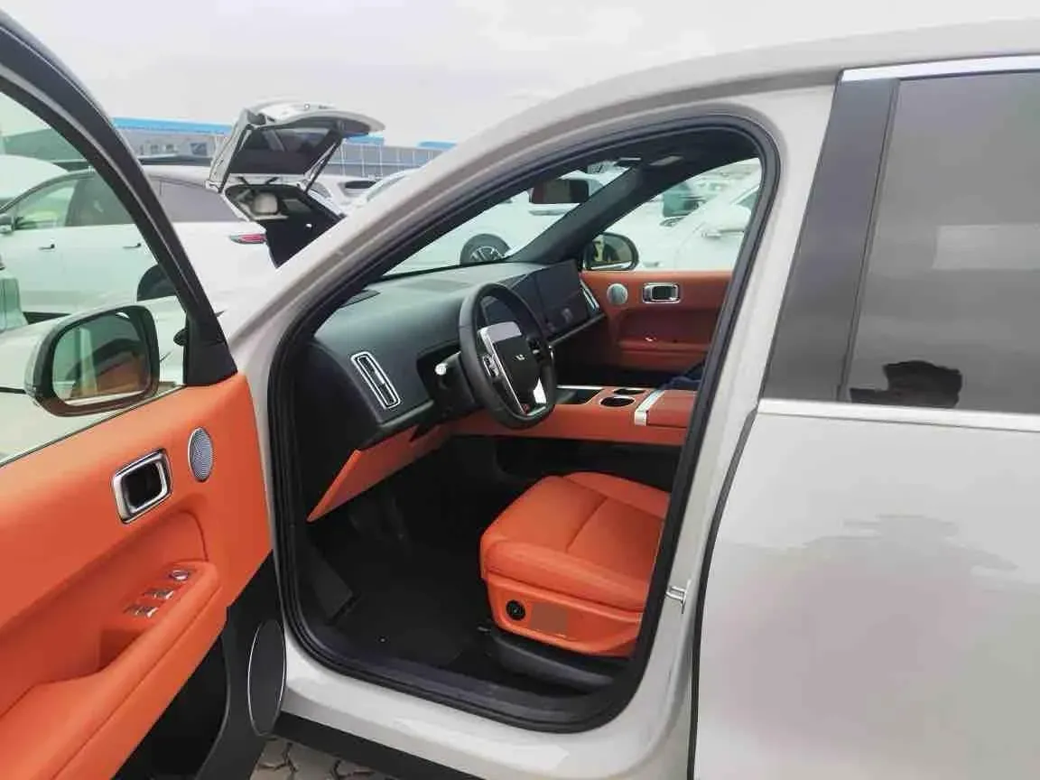 2025 Li L6 Range Extended 154HP L4 REEV,autocango,china used car exporter,china ev exporter,chinese used car exporter,chinese used ev exporter