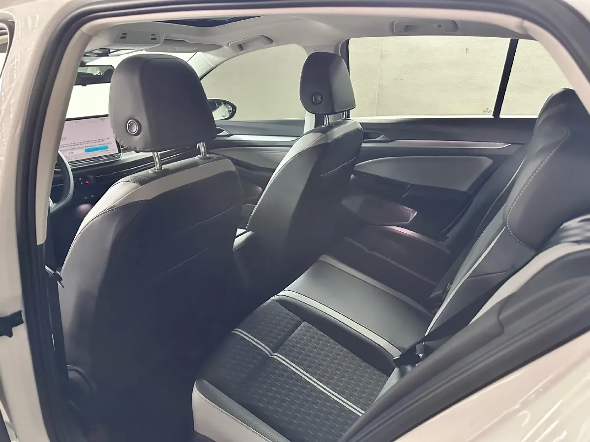 2025 Volkswagen Golf 1.5T 160HP L4 7DCT,autocango,china used car exporter,china ev exporter,chinese used car exporter,chinese used ev exporter