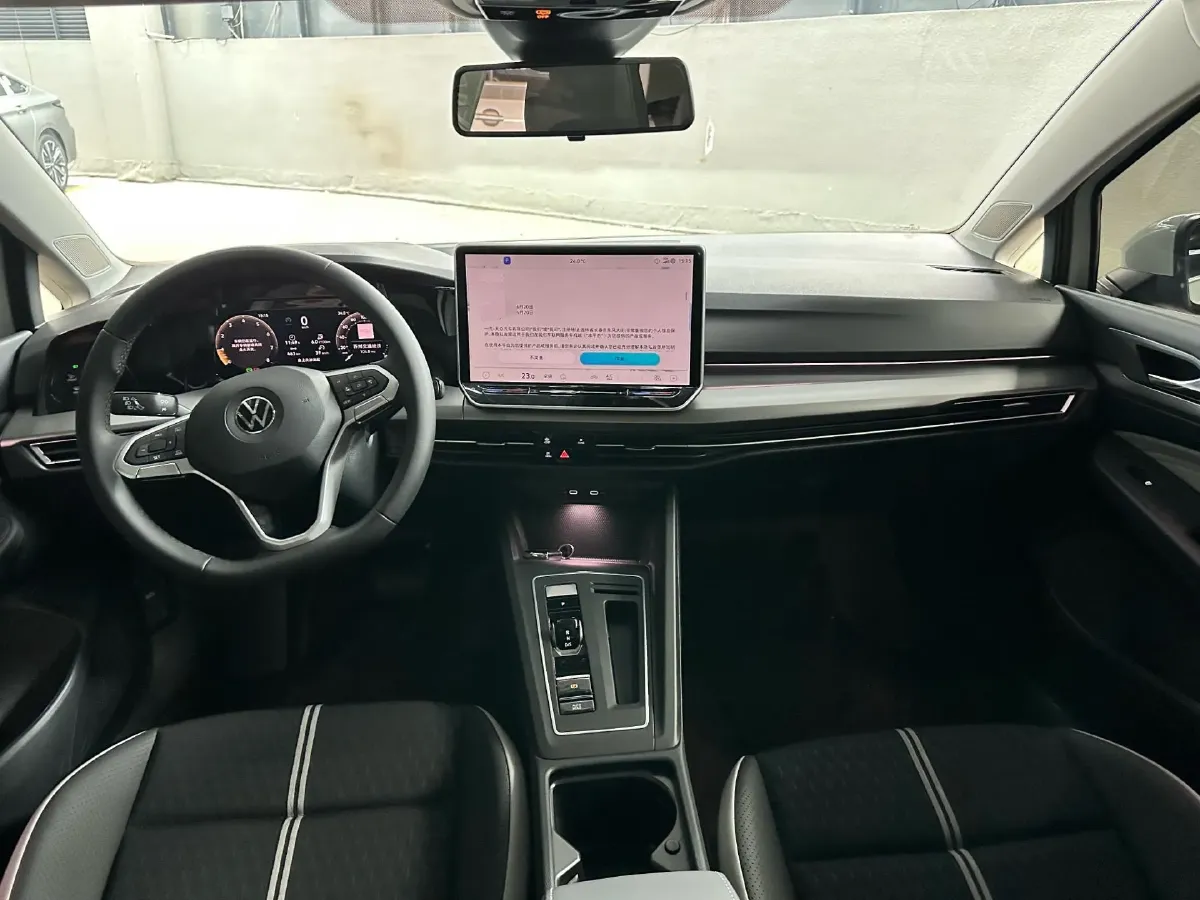 2025 Volkswagen Golf 1.5T 160HP L4 7DCT,autocango,china used car exporter,china ev exporter,chinese used car exporter,chinese used ev exporter