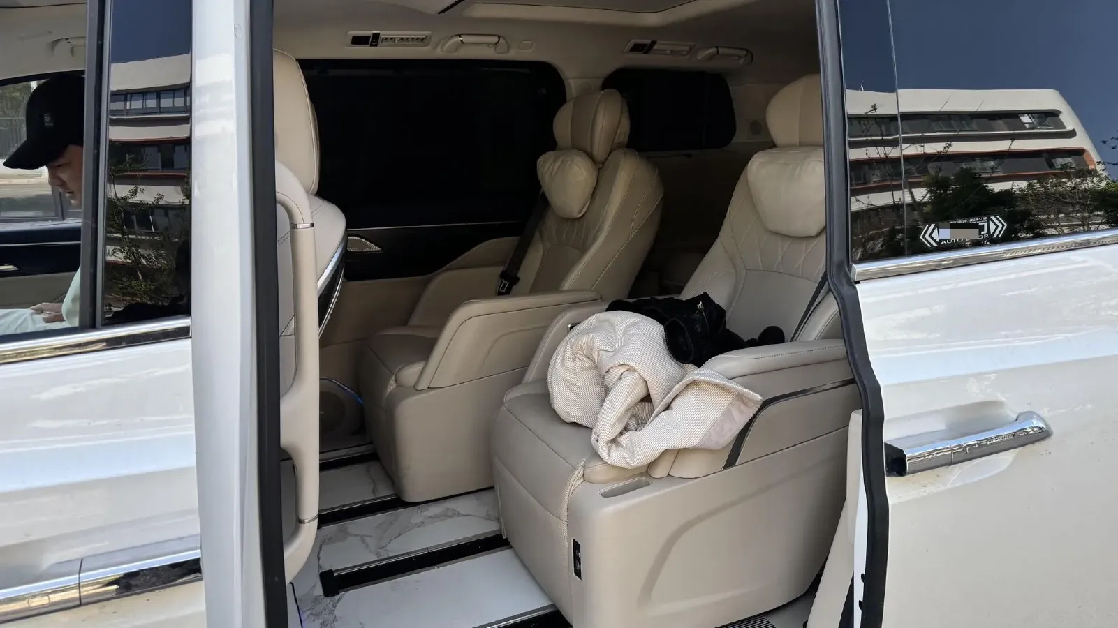 2024 Mercedes-Benz C Class 1.5T 204HP L4 9AT,autocango,china used car exporter,china ev exporter,chinese used car exporter,chinese used ev exporter