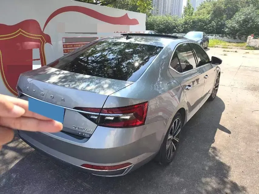 2023 Skoda Superb 1.4T 150HP L4 7DCT,autocango,china used car exporter,china ev exporter,chinese used car exporter,chinese used ev exporter