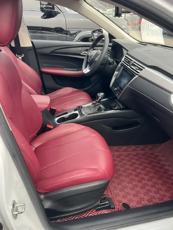 2020 Roewe i5 1.5L 120HP L4 CVT,autocango,china used car exporter,china ev exporter,chinese used car exporter,chinese used ev exporter