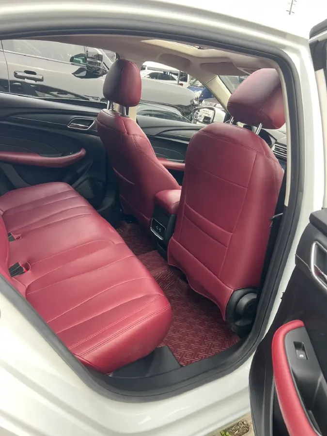 2020 Roewe i5 1.5L 120HP L4 CVT,autocango,china used car exporter,china ev exporter,chinese used car exporter,chinese used ev exporter