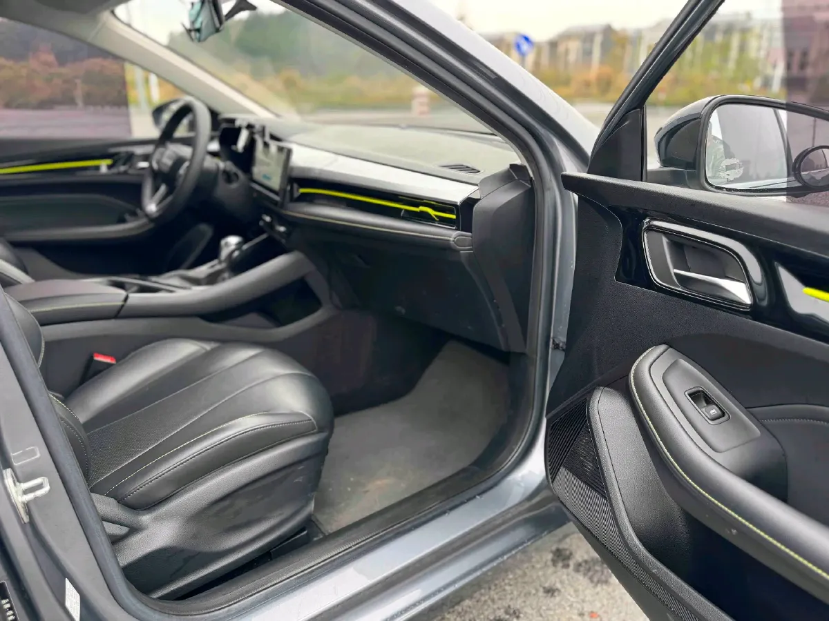 2020 Roewe i5 1.5L 120HP L4 CVT,autocango,china used car exporter,china ev exporter,chinese used car exporter,chinese used ev exporter