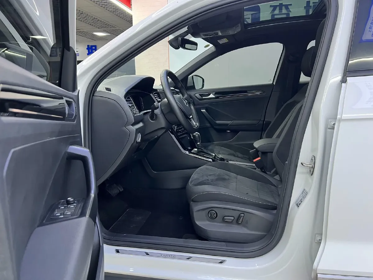2021 Volkswagen T-Roc 1.4T 150HP L4 7DCT,autocango,china used car exporter,china ev exporter,chinese used car exporter,chinese used ev exporter