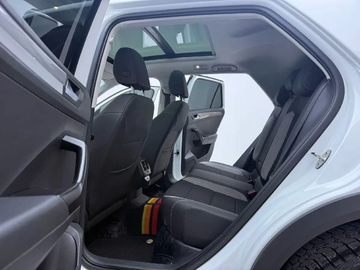 2021 Volkswagen T-Roc 1.4T 150HP L4 7DCT,autocango,china used car exporter,china ev exporter,chinese used car exporter,chinese used ev exporter