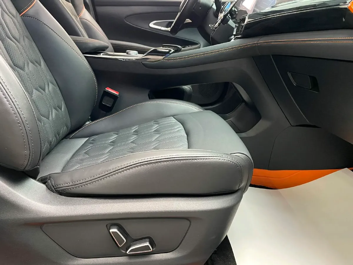 2022 ChangAn UNI-T 1.5T 188HP L4 7DCT,autocango,china used car exporter,china ev exporter,chinese used car exporter,chinese used ev exporter