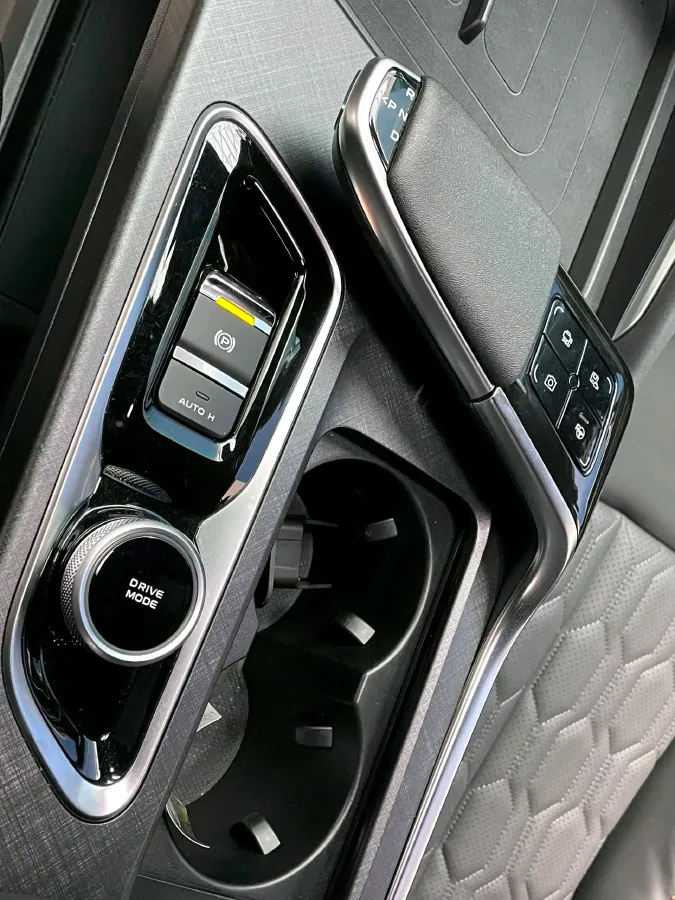 2022 ChangAn UNI-T 1.5T 188HP L4 7DCT,autocango,china used car exporter,china ev exporter,chinese used car exporter,chinese used ev exporter