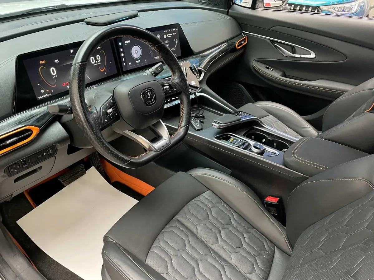 2022 ChangAn UNI-T 1.5T 188HP L4 7DCT,autocango,china used car exporter,china ev exporter,chinese used car exporter,chinese used ev exporter