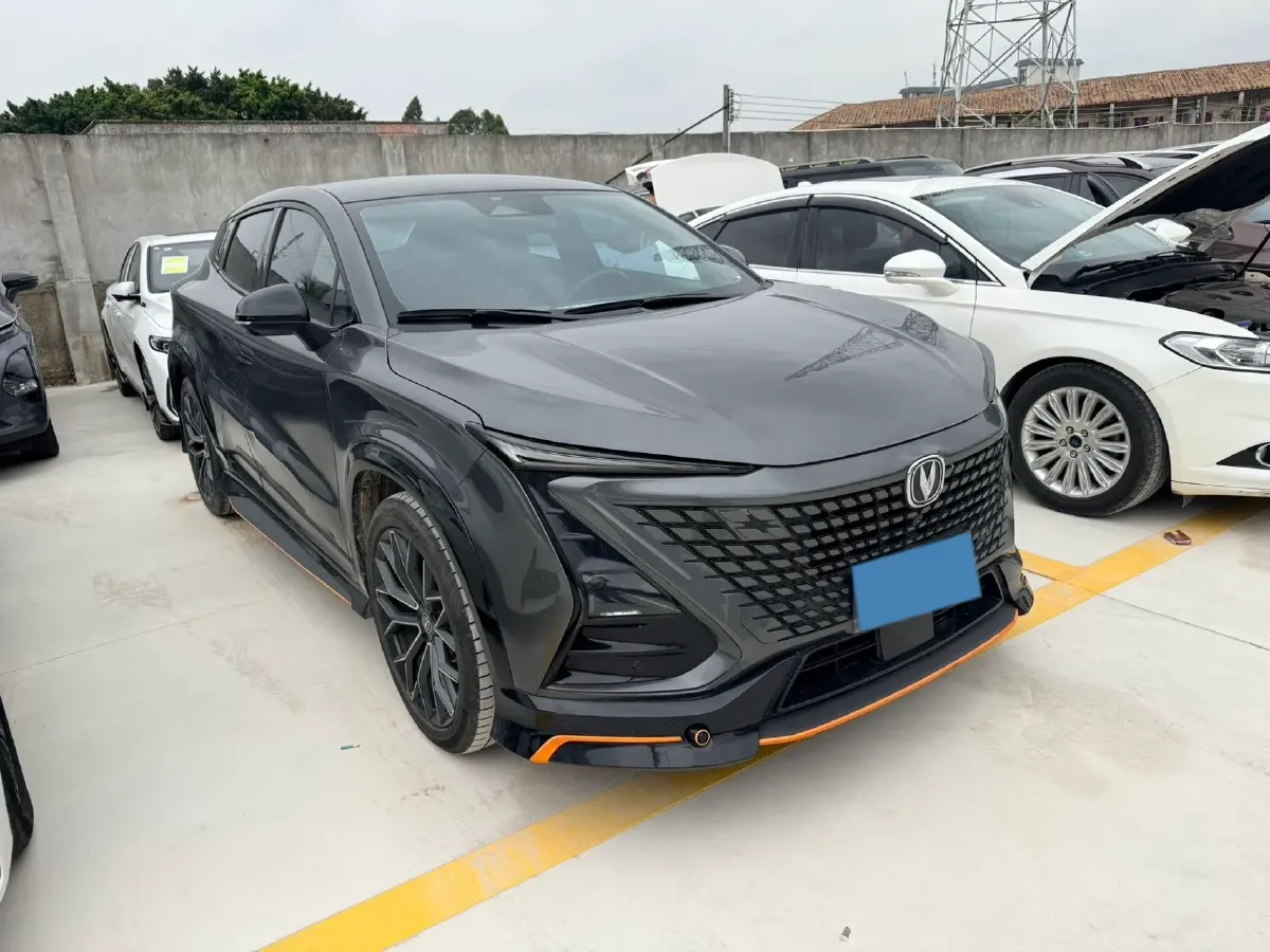 2022 ChangAn UNI-T 1.5T 188HP L4 7DCT,autocango,china used car exporter,china ev exporter,chinese used car exporter,chinese used ev exporter