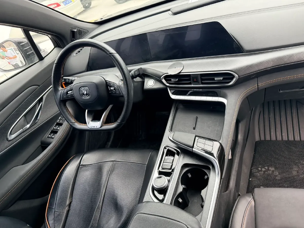 2022 ChangAn UNI-T 1.5T 188HP L4 7DCT,autocango,china used car exporter,china ev exporter,chinese used car exporter,chinese used ev exporter